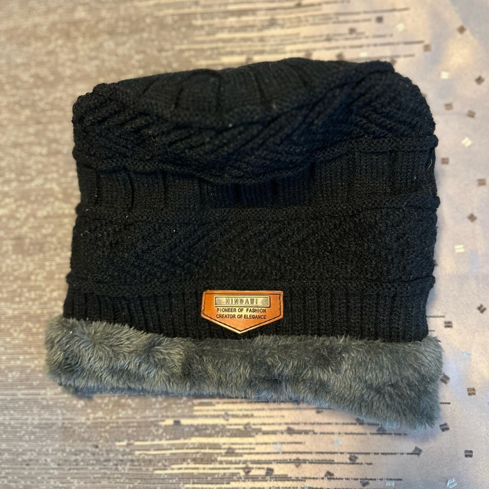 HINDAWI Sherpa Sweater Cap